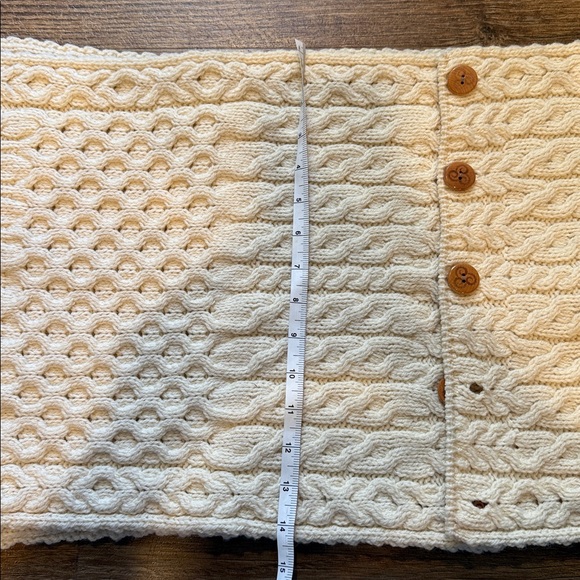 Aran merino wool Cream Buttoned Scarf/wrap made in Ireland. NWOT - Picture 5 of 12